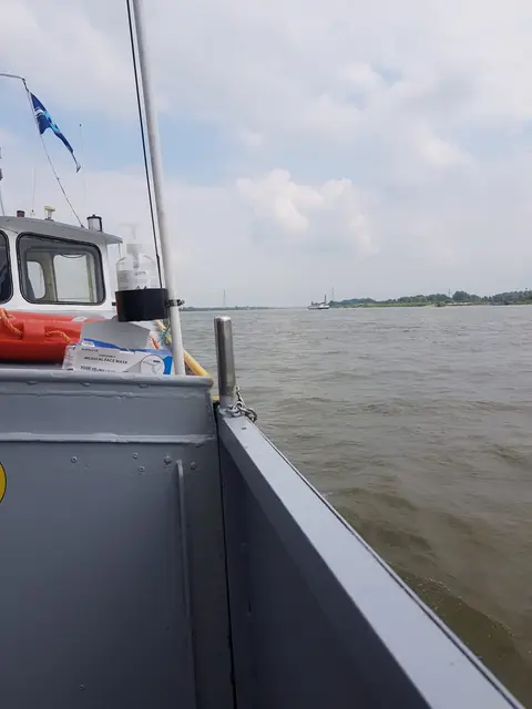 Met de fietspont bij Druten over de Waal