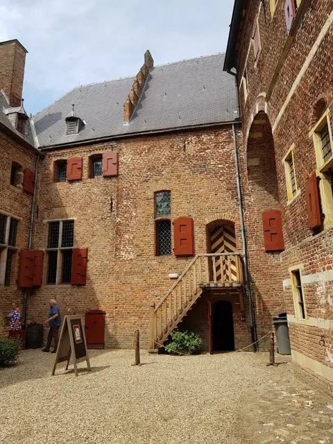 Binnenplaats van Kasteel Hernen